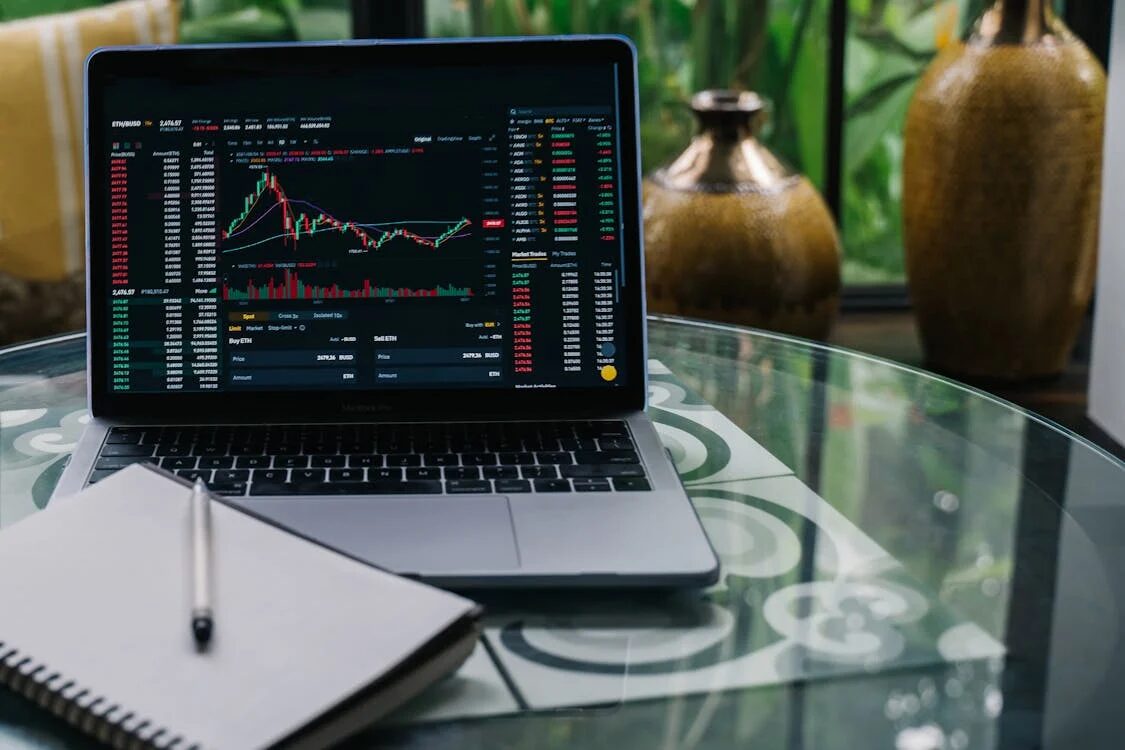 BDAG Sold Over 4700 Miners Amid ICP and AVAX Price Flux